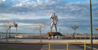 Monumento Andrés Guazurari